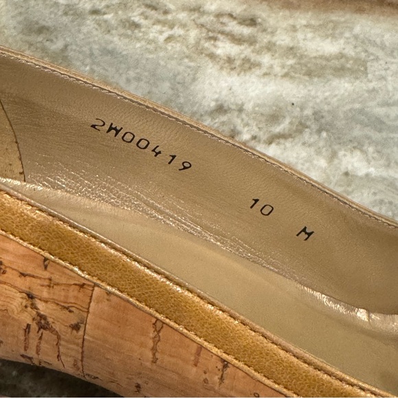 Stuart Weitzman NWOB Cork Pointed Toe Pumps - Gold Horsebit Detail - 10M - Picture 15 of 15